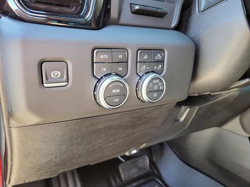 Used 2025 GMC Sierra 2500 AT4X AWD/4WD image 23