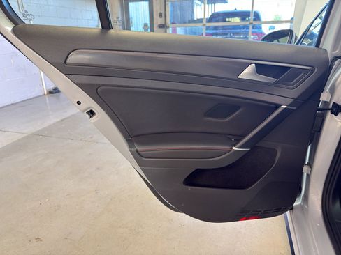 Used 2018 Volkswagen GTI Autobahn FWD image 29