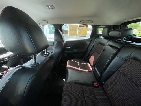 Used 2025 Nissan Kicks SR image 5