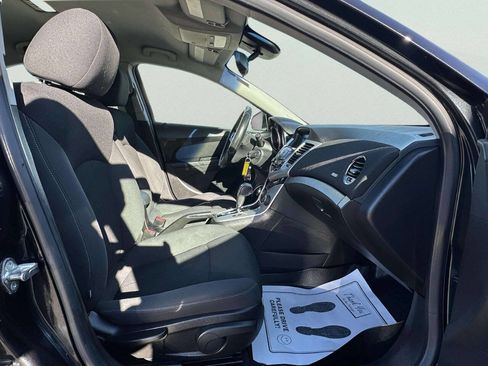 Used 2011 Chevrolet Cruze LT image 13