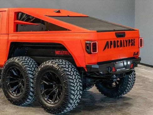 Used 2023 Jeep Gladiator Sport image 11