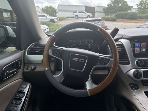 Used 2017 GMC Yukon SLT RWD image 13