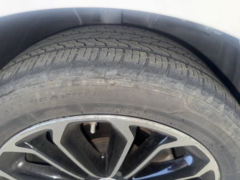 Used 2016 Toyota Corolla L image 18