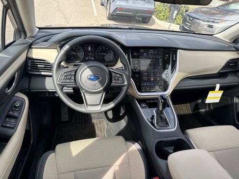 Used 2025 Subaru Outback Premium image 9