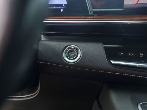 Certified 2022 Cadillac Escalade ESV Premium Luxury AWD/4WD image 19