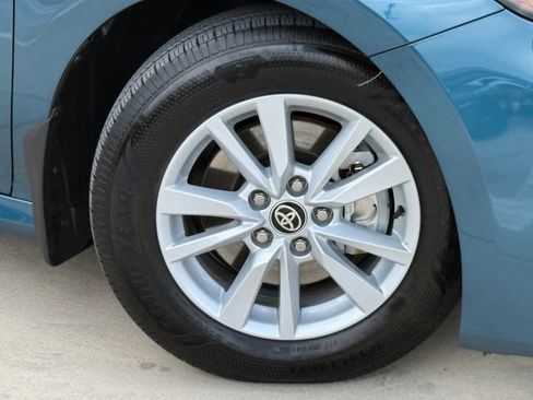 Used 2026 Toyota Camry LE w/ Convenience Package FWD image 2