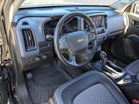 Used 2022 Chevrolet Colorado Z71 w/ Z71 Midnight Edition image 9