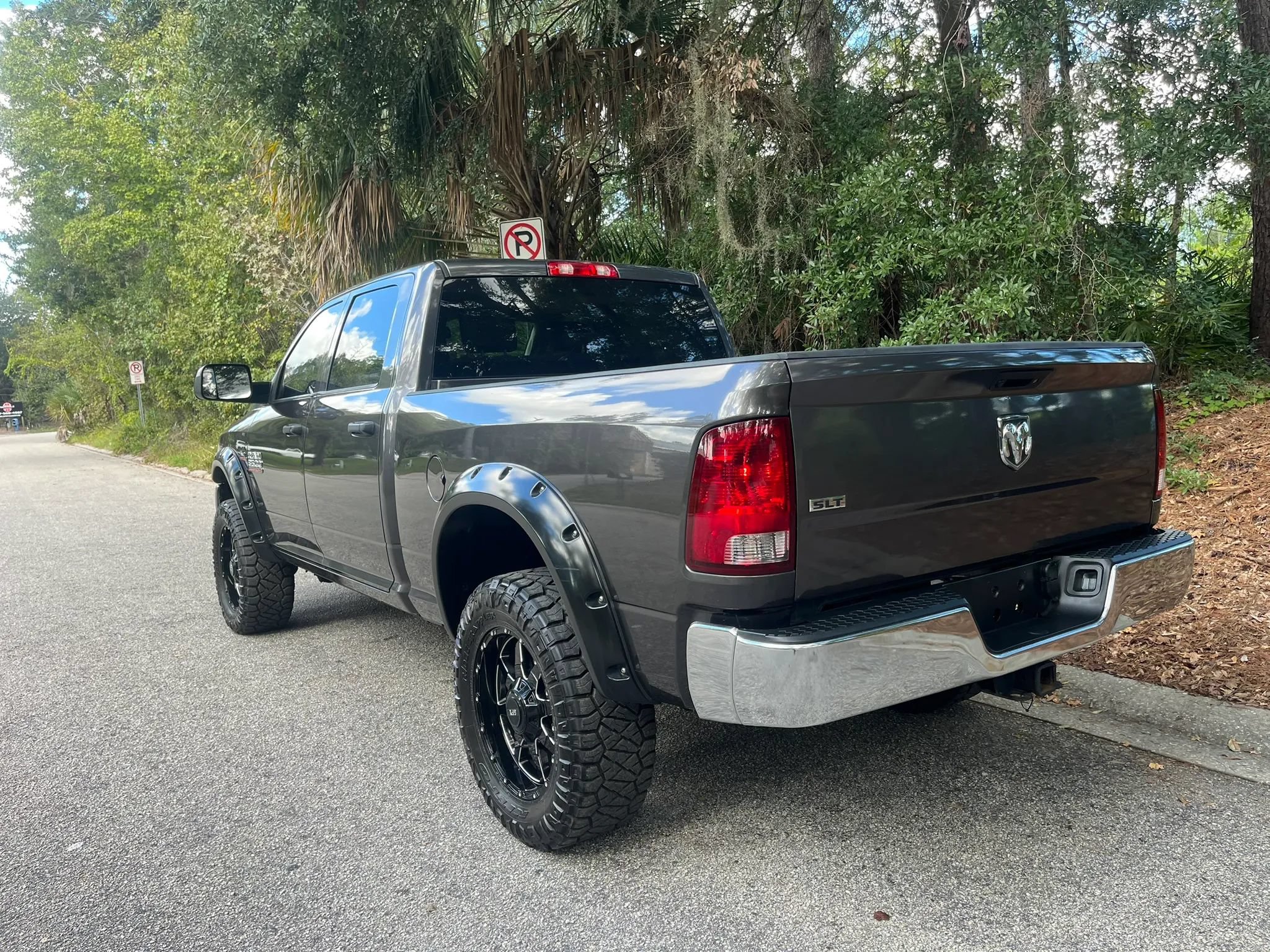 Used 2018 RAM 3500 Tradesman w/ Chrome Appearance Group AWD/4WD image 9