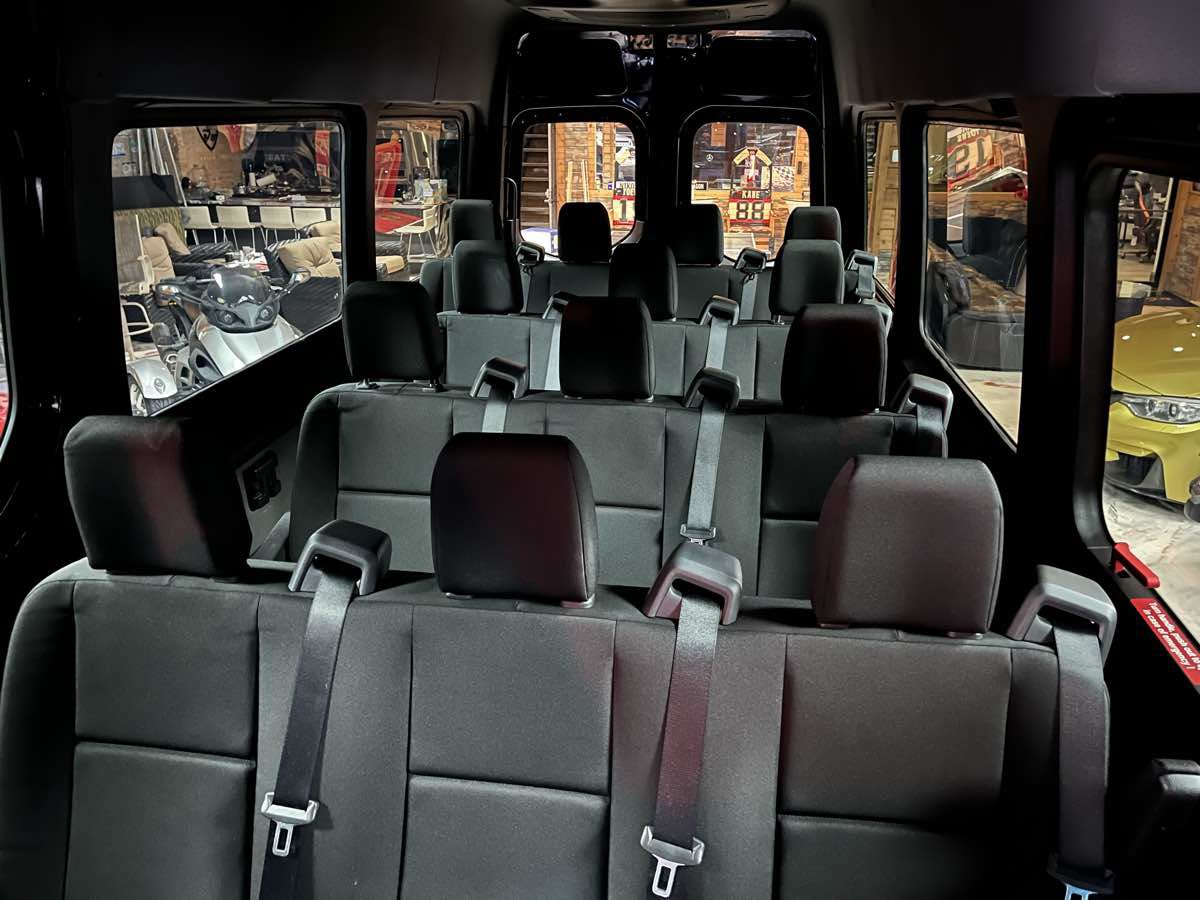 Used 2025 Mercedes-Benz Sprinter 2500 image 21