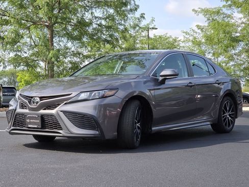 Used 2023 Toyota Camry SE FWD image 17