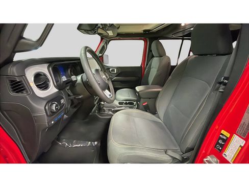 Used 2025 Jeep Wrangler Unlimited Sahara w/ Safety Group AWD/4WD image 12
