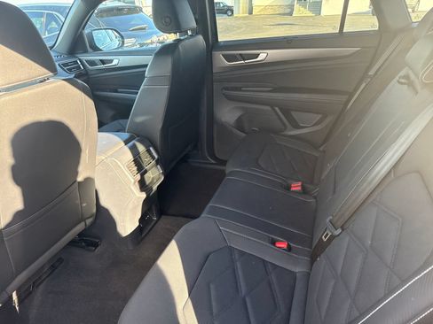 Used 2025 Volkswagen Atlas Cross Sport SE AWD/4WD image 23