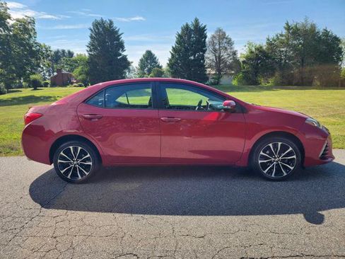 Used 2017 Toyota Corolla SE FWD image 5