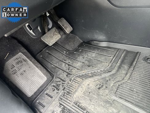 Used 2025 Honda Pilot EX-L image 17