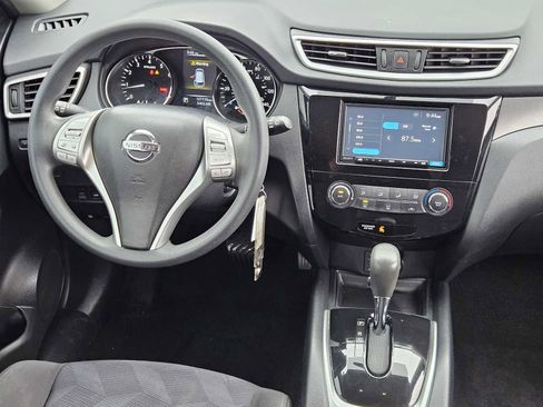 Used 2015 Nissan Rogue S image 25