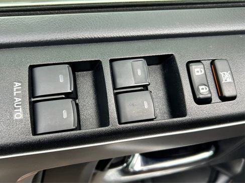 Used 2021 Toyota 4Runner Limited image 35