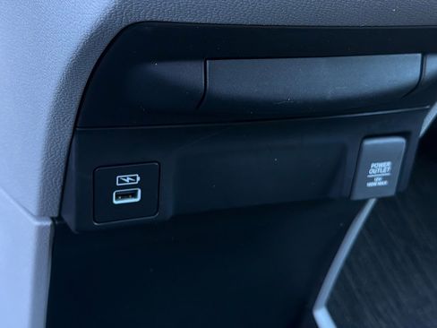 Used 2023 Honda Odyssey EX-L image 16