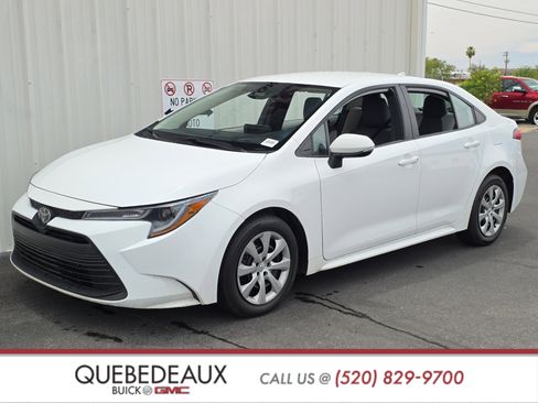 Used 2023 Toyota Corolla LE FWD image 3