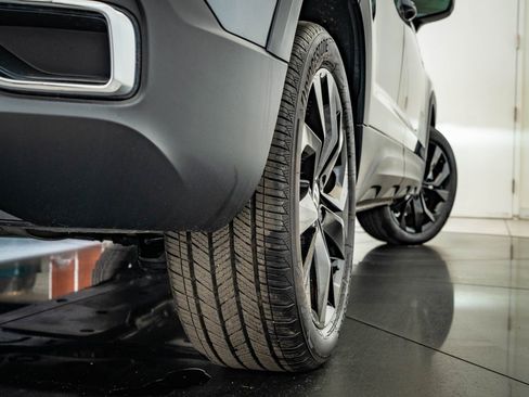 Used 2024 Volkswagen Taos SE image 41