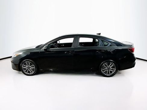 Used 2023 Kia Forte GT-Line w/ GT-Line Premium Package FWD image 4