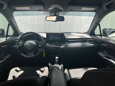 Used 2018 Toyota C-HR XLE FWD image 17
