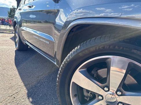 Used 2014 Jeep Grand Cherokee Overland w/ Advanced Technology Group AWD/4WD image 47