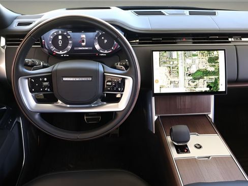 Used 2024 Land Rover Range Rover Autobiography image 15