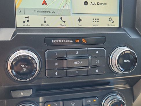 Used 2018 Ford F150 Lariat w/ Equipment Group 502A Luxury AWD/4WD image 26