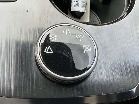 Certified 2022 Nissan Rogue SV image 27