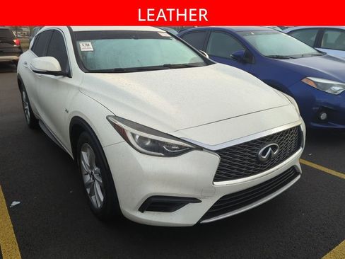Used 2018 INFINITI QX30 image 3
