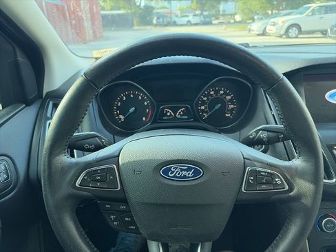 Used 2018 Ford Focus Titanium image 13