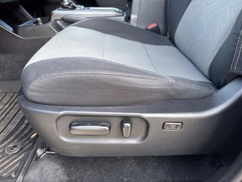 Used 2020 Toyota Tacoma TRD Off-Road image 18