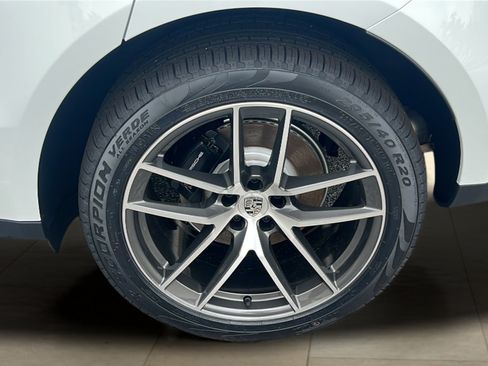 New 2026 Porsche Macan AWD/4WD image 14
