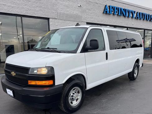 Used 2022 Chevrolet Express 3500 LS RWD image 1