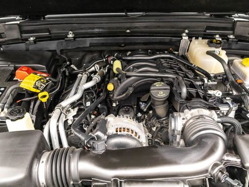 Used 2022 Jeep Wrangler Unlimited Sahara image 42