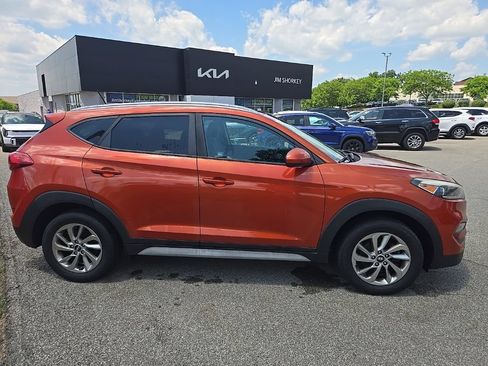 Used 2017 Hyundai Tucson SE w/ SE Popular Package 02 AWD/4WD image 2