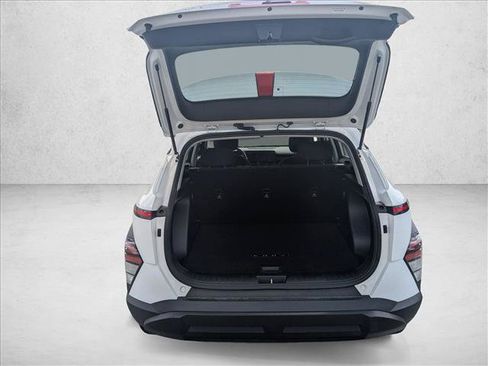 Used 2025 Hyundai Kona SE FWD image 7