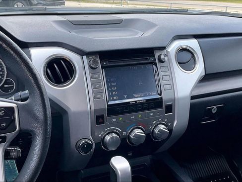 Used 2017 Toyota Tundra SR5 image 9