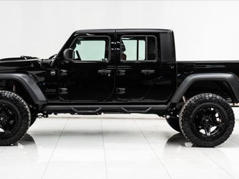 Used 2026 Jeep Gladiator Sport image 9