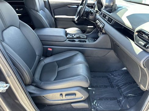 Certified 2025 Honda Pilot EX-L image 9