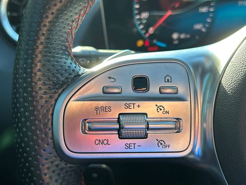 Certified 2021 Mercedes-Benz GLA 250 4MATIC image 27