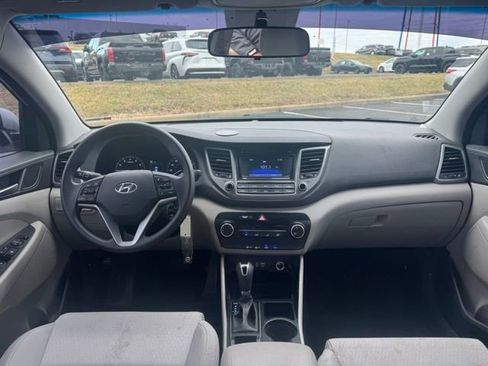 Used 2018 Hyundai Tucson SE image 13
