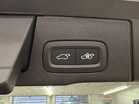 New 2026 Volvo XC60 B5 Ultra w/ Climate Package image 30