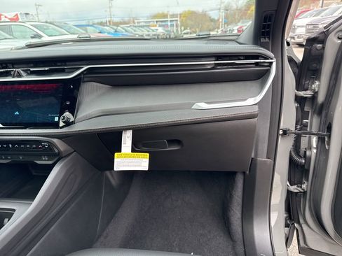 New 2026 Jeep Cherokee Overland image 33