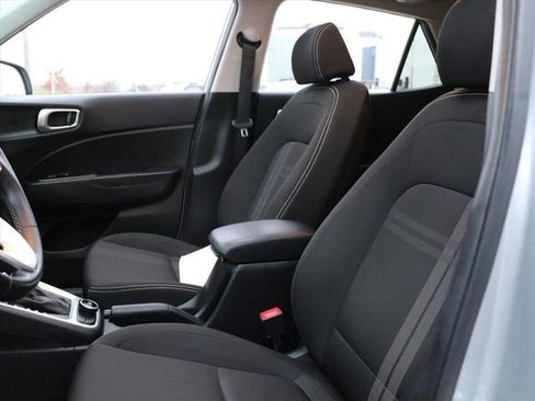 Used 2022 Hyundai Venue SEL w/ Cargo Package image 19