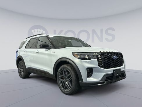 New 2026 Ford Explorer ST-Line w/ ST-Line Street Pack AWD/4WD image 10