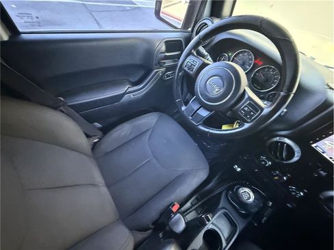 Used 2017 Jeep Wrangler Unlimited Sport w/ Quick Order Package 23S AWD/4WD image 10