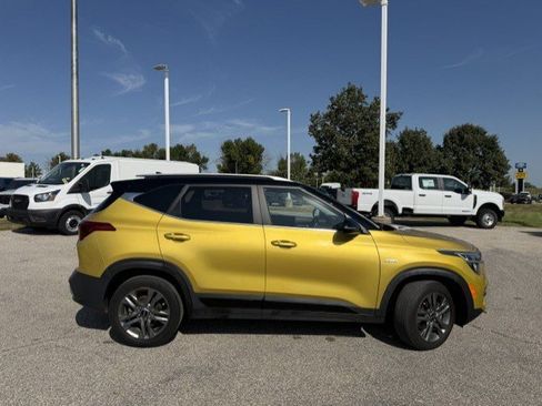 Used 2022 Kia Seltos S AWD/4WD image 10