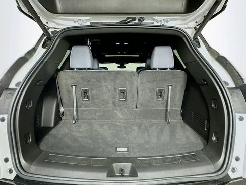 Used 2023 Buick Enclave Essence w/ Experience Buick Package image 21