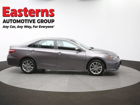 Used 2016 Toyota Camry SE FWD image 45
